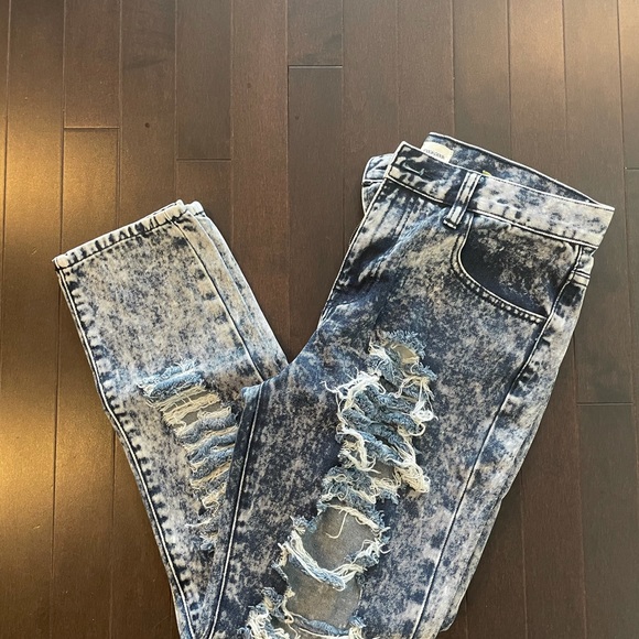 Distressed ripped Jeans - Picture 2 of 3